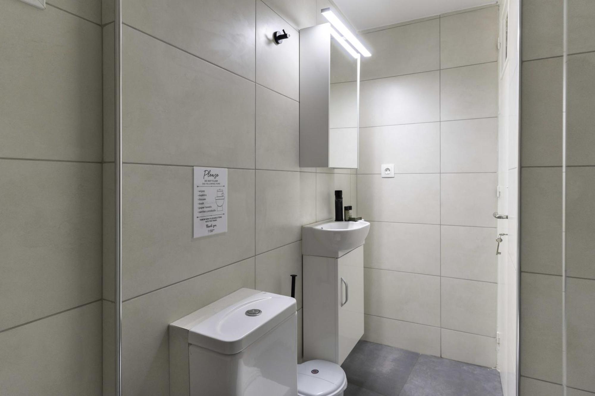 Phaedrus Living: Center Koukaki Flat *